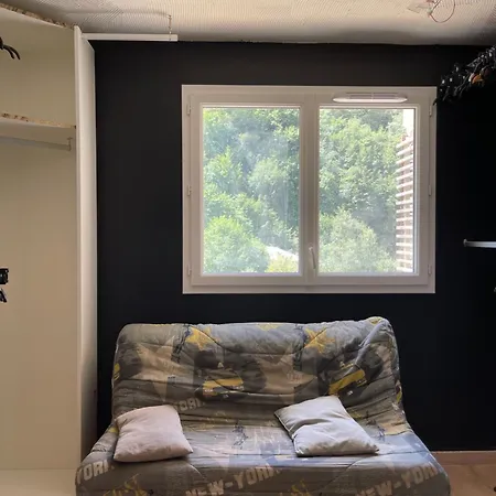 Idealement Situe Apartment