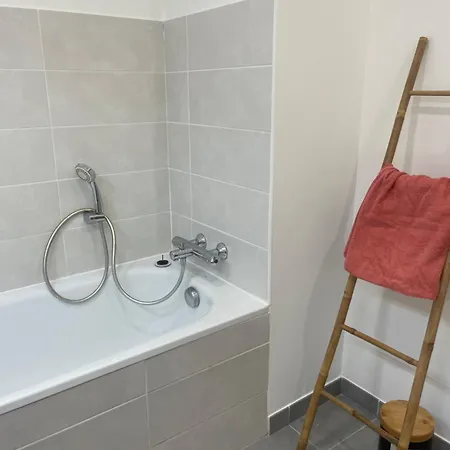 Idealement Situe Apartamento